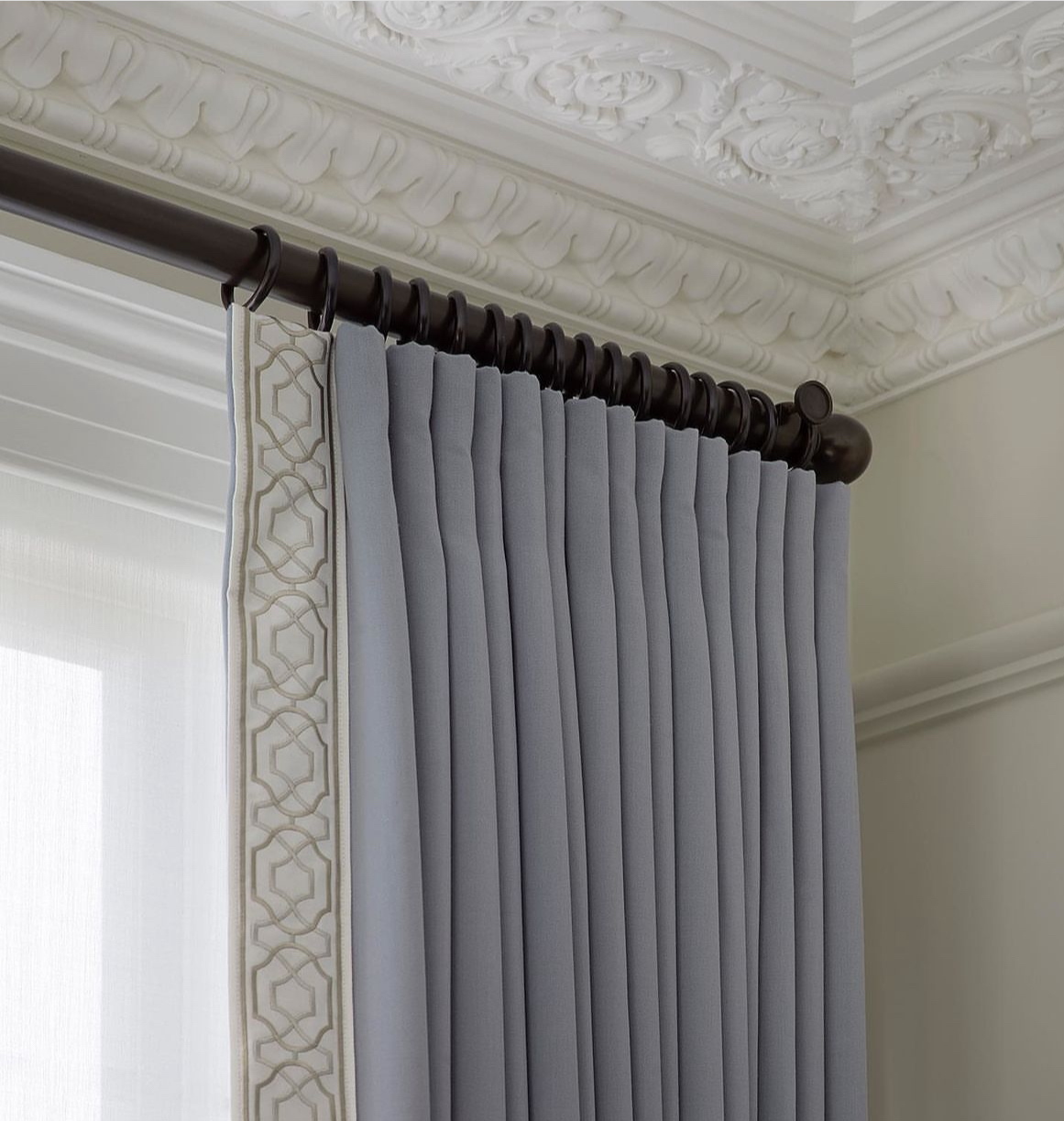 Detaliu draperii din catifea Regal Decor